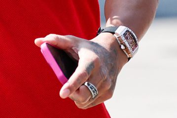 Ο Λιούις Χάμιλτον έχει στον... καρπό του 554 εκατομμύρια ευρώ!