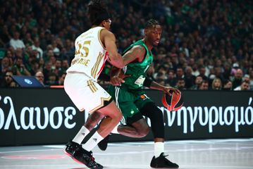 Χέις-Ντέιβις: «Πιστεύουμε στους εαυτούς μας, ήταν μια ομαδική νίκη»