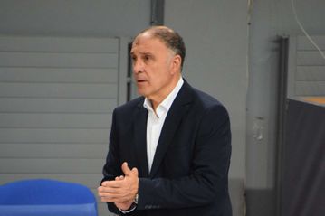 Χατζηελευθερίου: «Απόλυτη συγκέντρωση και προσήλωση σε κάθε φάση»