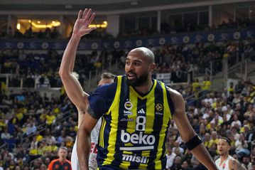 Επιστροφή στις νίκες για τη Φενέρμπαχτσε, «γύρισε» από το -15 και λύγισε την Αρμάνι Μιλάνο