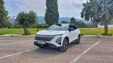 Οδηγούμε το νέο υβριδικό OMODA 5 SHS-H στην Αθήνα