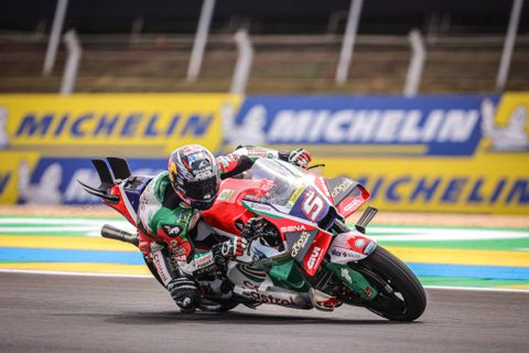 Η βροχή ανακάτεψε την τράπουλα στις χρονομετρημένες δοκιμές της Βραζιλίας, εκτός δεκάδας ο Μπετζέκι