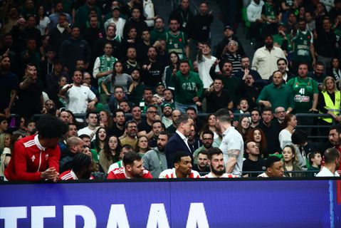 Παίκτες και staff του Ερυθρού Αστέρα δημιούργησαν ένταση στο πρώτο μέρος με τον Παναθηναϊκό