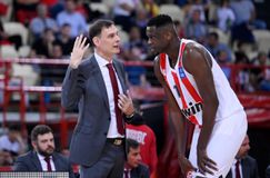 Εντυπωσιακός Φαλ στο πρώτο ημίχρονο του Ολυμπιακού με τον Άρη (vid)