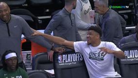 Όσο οι Μπακς έκαναν πάρτι με τους Χιτ, ο Γιάννης έκανε... καραόκε! (vid)