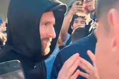 Ο Μέσι επισκέφθηκε την Ντίσνεϋλαντ και προκάλεσε ντελίριο (vids)