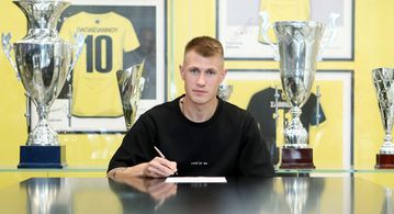 Ανανέωσε ο Σιμάνσκι με την ΑΕΚ μέχρι και το 2027