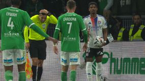 Πανικός στη Γαλλία: Διεκόπη το ντέρμπι Σεντ Ετιέν – Λυών, διότι δέχθηκε αντικείμενο ο βοηθός!