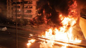 Πάσχα με ακρωτηριασμούς, μολότοφ και Καλάσνικοφ - Τα «έθιμα» που μετατρέπουν τη γιορτή σε εφιάλτη