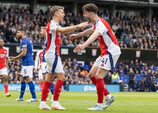 Η Άρσεναλ «πάτησε» την Ίπσουιτς και καθυστερεί τη στέψη της Λίβερπουλ - Φοβερή ανατροπή η Τσέλσι, ήττα για τη Γιουνάιτεντ