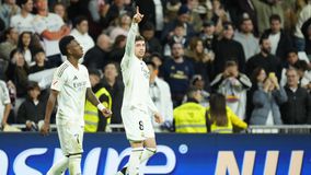 Η απίθανη οβίδα του Βαλβέρδε κράτησε ζωντανή για τον τίτλο τη Ρεάλ Μαδρίτης