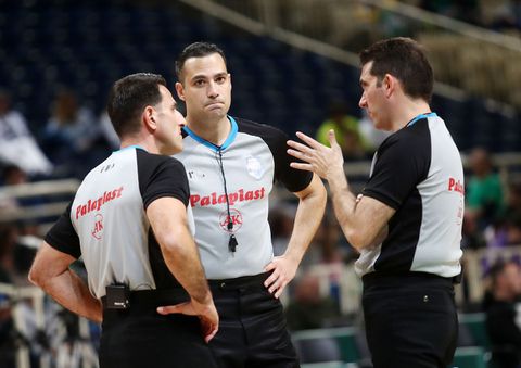 Η FIBA «έκοψε» τον διαιτητή Κάρδαρη από το Eurobasket γυναικών λόγω του... σκανδάλου