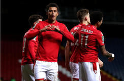 Η Νότιγχαμ Φόρεστ του Μαρινάκη νίκησε την Άρσεναλ, σώθηκε κι έστεψε πρωταθλήτρια τη Μάντσεστερ Σίτι