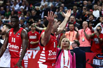 Στο ραντεβού με την ιστορία του ο Ολυμπιακός δήλωσε ΠΑΡΩΝ!