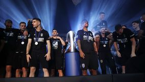 Το συγκλονιστικό βίντεο του ΠΑΟΚ και οι ατάκες στο Βικελίδης: «Θα μας δουν ενωμένους να φεύγουμε πρωταθλητές, είμαστε μία γαμ... καλή ομάδα» (vid)