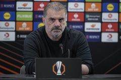 Συγκίνησε ο Ποστέκογλου, σε άπταιστα ελληνικά: «Είμαι πολύ περήφανος που είμαι Έλληνας» (vid)