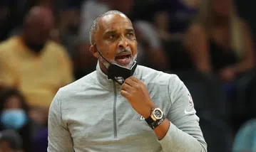 Οι Λέικερς κράτησαν τον... άνθρωπο του ΛεΜπρόν