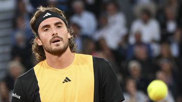 Ο Στρουφ λύγισε με 2-0 τον Τσιτσιπά