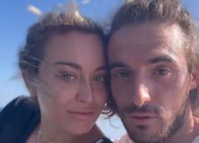 Το «σ΄ αγαπώ» της Μπαντόσα στον Τσιτσιπά και το «είμαι πολύ χαρούμενος» του Έλληνα τενίστα (vid)