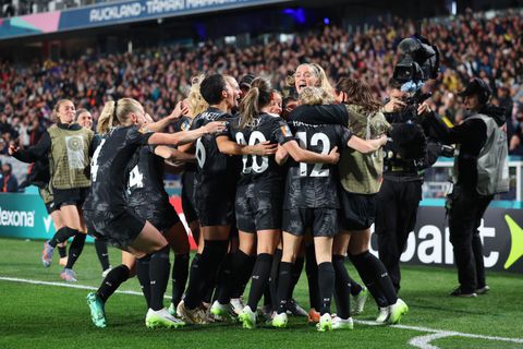 Η Νέα Ζηλανδία έκανε την έκπληξη στην πρεμιέρα με τη Γουίλκινσον να πετυχαίνει το πρώτο γκολ στο Παγκόσμιο Κύπελλο 2023 (vid)