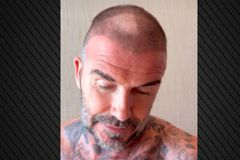 Η εκδίκηση της Βικτόρια: Ο Ντέιβιντ Μπέκαμ και το… φιάσκο με τη μηχανή κουρέματος (vid)