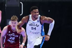 Ο Giannis είχε κέφια, η Εθνική είχε λύσεις από όλους και «πάτησε» με κατοστάρα τη Λετονία
