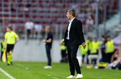 Τα γούρικα λευκά παπούτσια του Λουτσέσκου!