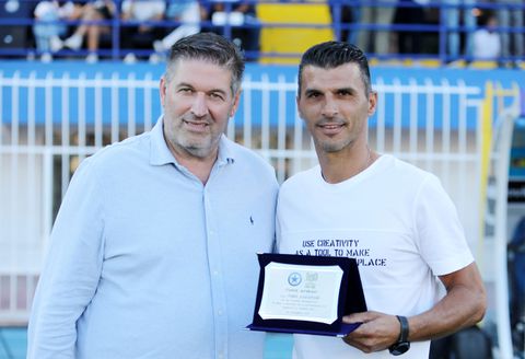 «Νίκο Λαζαρίδη, σε ευχαριστούμε για τις αναμνήσεις»: Ο Ατρόμητος βράβευσε τον παλαίμαχο ποδοσφαιριστή για την προσφορά του