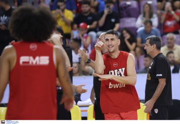 Η παρακάμερα από τη νίκη του Ολυμπιακού κόντρα στην Αρμάνι στο τουρνουά της Κρήτης (vid)