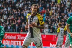 Τέλος εποχής για τον Ζερόμ Μπόατενγκ: Αποσύρθηκε από την ενεργό δράση (vid)