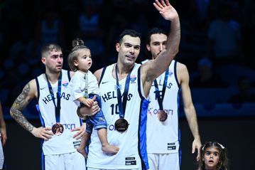 Σλούκας: «Αφιερωμένο σε όλους τους Έλληνες το μετάλλιο»