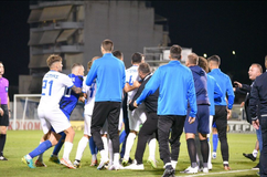 Χαμός στο «Αθανάσιος Διάκος»: Πιάστηκαν στα χέρια οι παίκτες της Λαμίας και του ΠΑΣ Γιάννινα (vid)