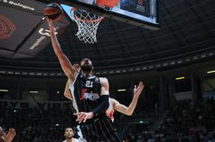 Προβλήματα στην Βίρτους Μπολόνια ενόψει Ολυμπιακού: Αμφίβολοι οι Σενγκέλια και Ντόμπριτς