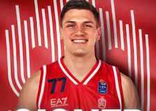 Επίσημα στην Αρμάνι Μιλάνο ο Νέιτ Σέστινα