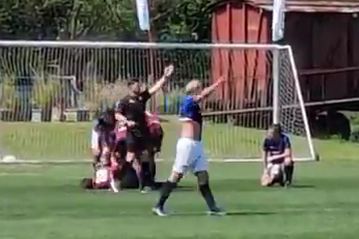 Στο νοσοκομείο με σπασμένα πλευρά ο Φορλάν μετά από τραυματισμό σε αγώνα βετεράνων (vid)