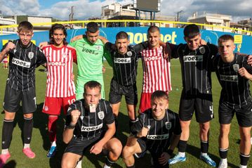 Το ξεχωριστό tweet της Super League: «Αντίπαλοι μόνο για 90 λεπτά...»