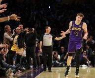 Ντάλτον Κονέκτ εσύ σούπερ σταρ! Αδιανόητη εμφάνιση και βραδιά καριέρας από τον ρούκι των Λέικερς (vid)