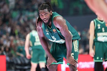 Φαρίντ: «Ένιωσα ανατριχίλα, οι φίλαθλοι με αγκάλιασαν και ένιωσα την αγάπη τους»