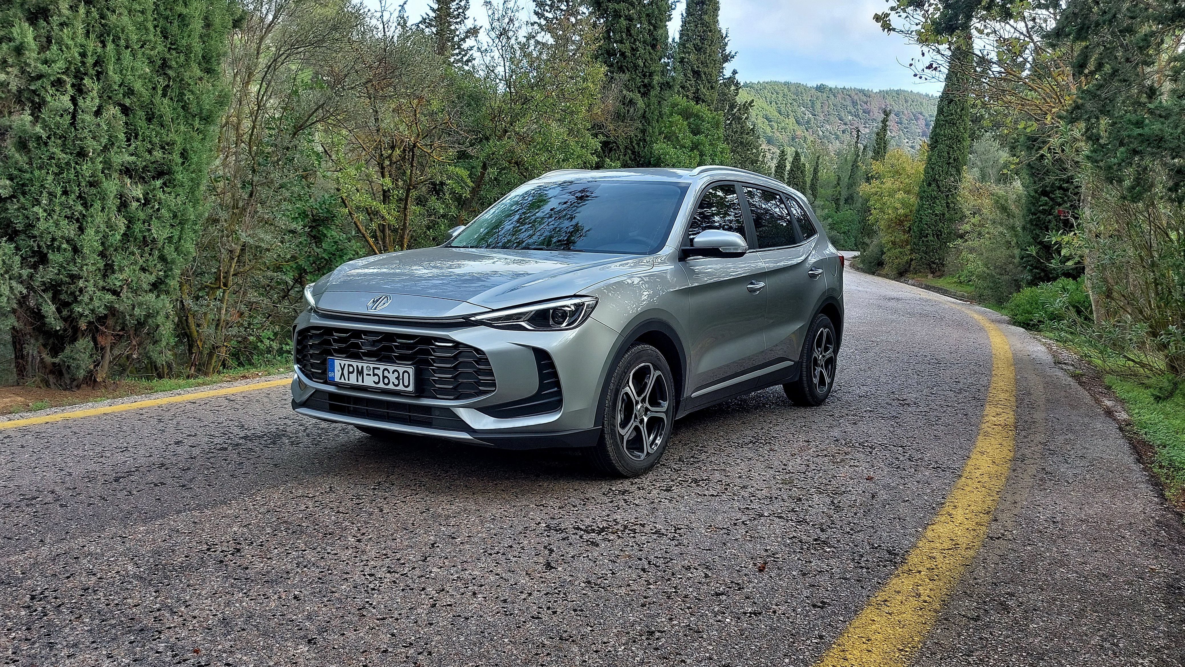 Δοκιμάζουμε το MG ZS MAX Hybrid+ - Οικονομικό C-SUV με 197 ίππους