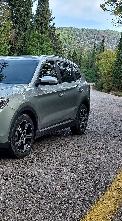 Δοκιμάζουμε το MG ZS MAX Hybrid+ - Οικονομικό C-SUV με 197 ίππους