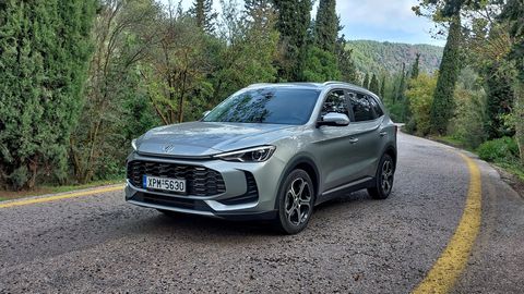 Δοκιμάζουμε το MG ZS MAX Hybrid+ - Οικονομικό C-SUV με 197 ίππους