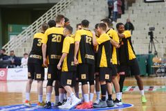 Η FIBA έστειλε νέα ban σε ΑΕΚ και Άρη