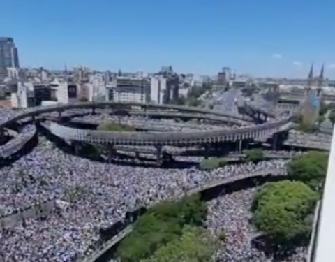 Αργεντινή: Πάνω από τέσσερα εκατ. κόσμου στους δρόμους του Μπουένος Άιρες αποθέωσαν τους Παγκόσμιους Πρωταθλητές (pic)