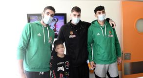 Χάρισαν δώρα και χαμόγελα στα παιδιά του «ΜΗΤΕΡΑ» οι παίκτες του Παναθηναϊκού AKTOR (vid+pics)