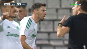 Διαγώνιο σουτ του Μλαντένοβιτς, αποκρούει ο Κόστιτς (vid)