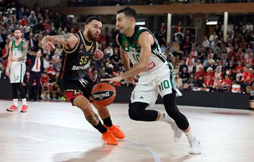 Το φάουλ στον Τζέιμς που οι διαιτητές το έδωσαν για τρεις και έκαναν έξαλλο τον Σλούκα (vid)