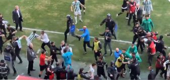 Ξύλο ξανά στην Τουρκία, σοβαρά επεισόδια και πέντε κόκκινες κάρτες σε ματς Β κατηγορίας