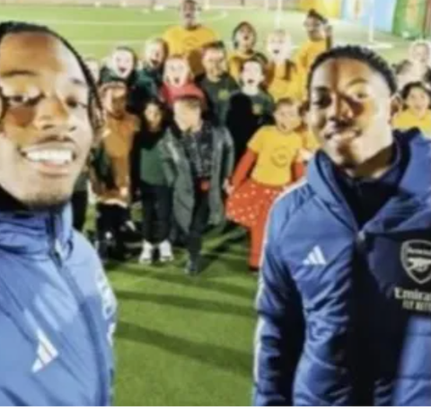 Η έκπληξη των Λιούις-Σκέλι και Μαντουέκε της Άρσεναλ σε νεαρούς μαθητές