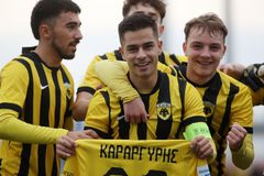 Αφιέρωσαν το γκολ στον άτυχο Καραργύρη οι παίκτες της ΑΕΚ Κ19