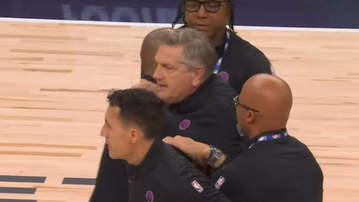 Απίστευτο σκηνικό με τον Κρις Φιντς: Αποβλήθηκε με δύο τεχνικές ποινές και επιτέθηκε σον διαιτητή